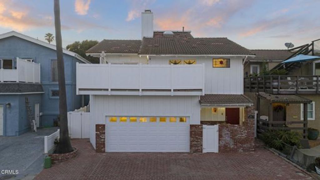 999 Waterbury Lane, Ventura, CA 93001