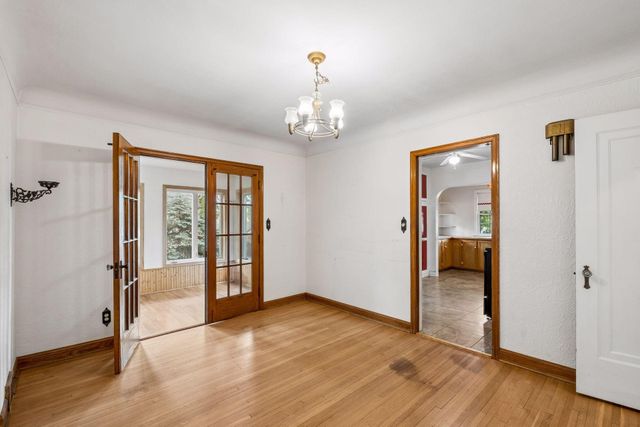 1390 Iowa Avenue W, Falcon Heights, MN 55108