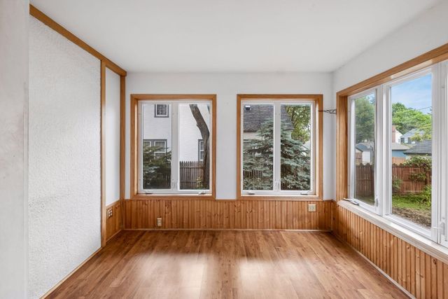 1390 Iowa Avenue W, Falcon Heights, MN 55108