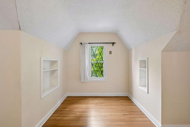 1390 Iowa Avenue W, Falcon Heights, MN 55108