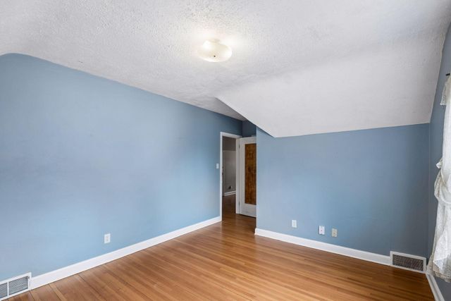 1390 Iowa Avenue W, Falcon Heights, MN 55108