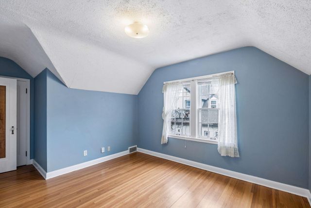 1390 Iowa Avenue W, Falcon Heights, MN 55108