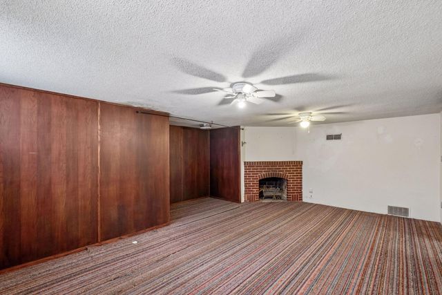 1390 Iowa Avenue W, Falcon Heights, MN 55108