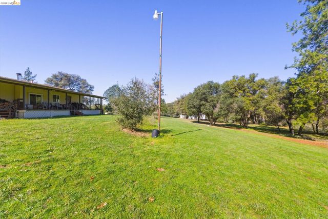 17807 Harper Rd., Big Oak Flat, CA 95305