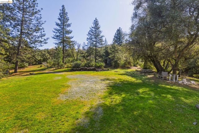 17807 Harper Rd., Big Oak Flat, CA 95305