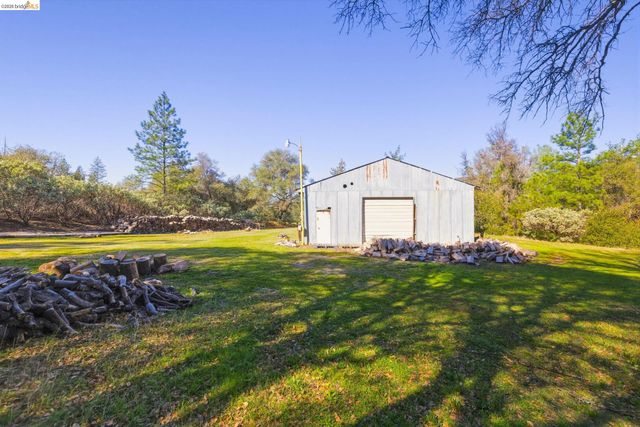 17807 Harper Rd., Big Oak Flat, CA 95305