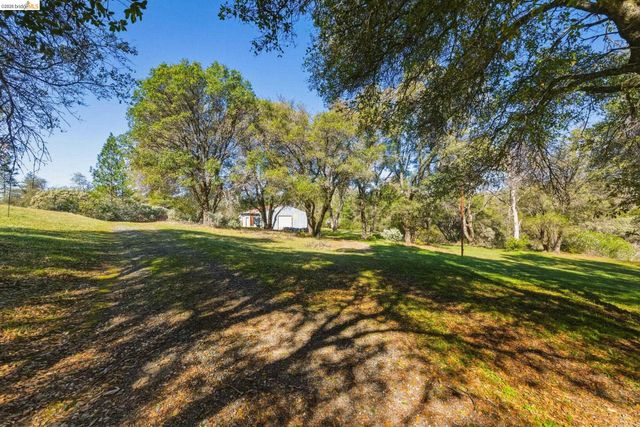 17807 Harper Rd., Big Oak Flat, CA 95305