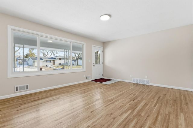 1312 Gary Drive, Saint Paul Park, MN 55071