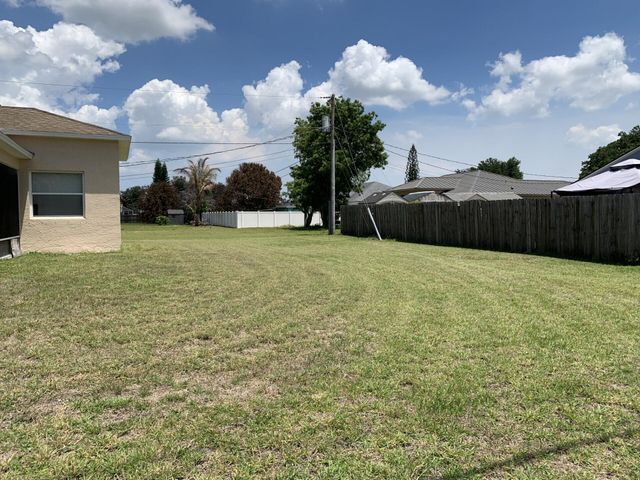 892 SW Duncan Terrace, Port St. Lucie, Port St Lucie, FL 34953