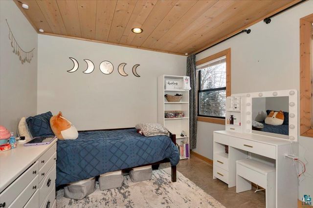 11775 S Hillside St, Solon Springs, WI 54873