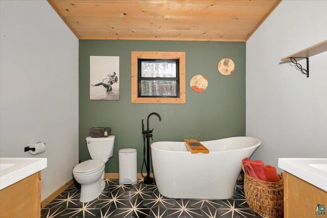 11775 S Hillside St, Solon Springs, WI 54873