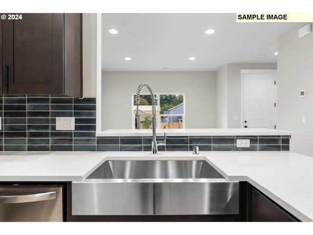 2749 S Heather St 856, Cornelius, OR 97113