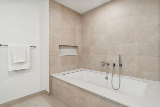 211 N Harbor Drive 3702, Chicago, IL 60601