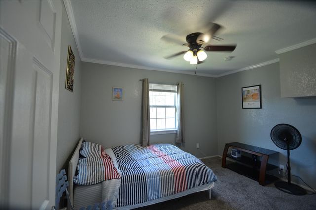 1217 9th Avenue N, Texas City, TX 77590