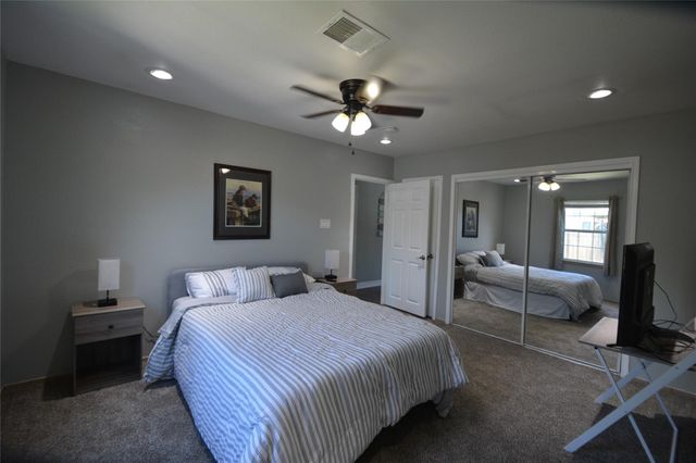 1217 9th Avenue N, Texas City, TX 77590