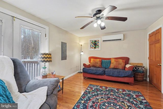 4664 BACK RD, Halifax, PA 17032