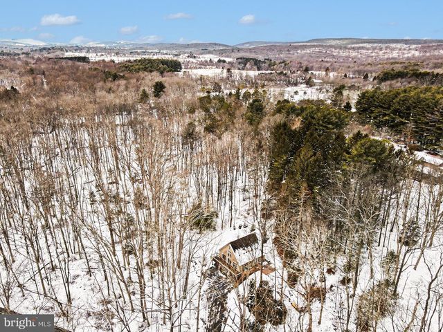 4664 BACK RD, Halifax, PA 17032