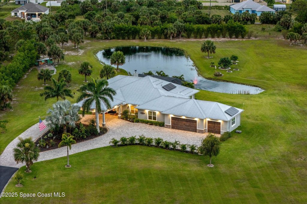 2141 Madden Avenue SW, Palm Bay, FL 32908