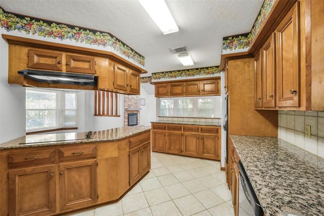 7506 N Hollow Circle, Humble, TX 77396