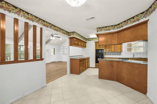 7506 N Hollow Circle, Humble, TX 77396