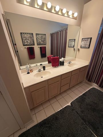 3034 Autumn Lake Drive, Aurora, IL 60504