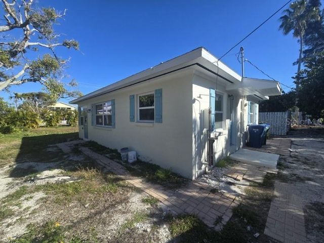 107 29TH STREET, Holmes Beach, FL 34217