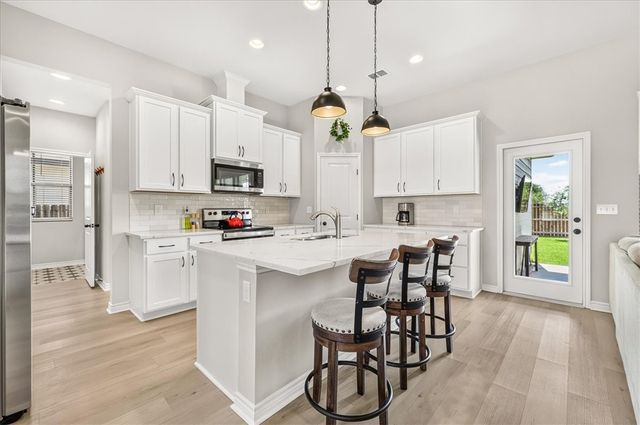7910 Krypton Dr, Corpus Christi, TX 78414