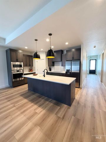 440 S Radiator Way, Boise, ID 83716