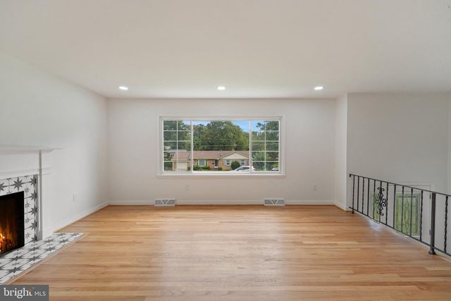 6212 THORNWOOD DR, Alexandria, VA 22310