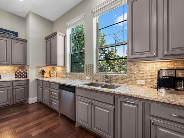 5467 Larkin Street, Houston, TX 77007