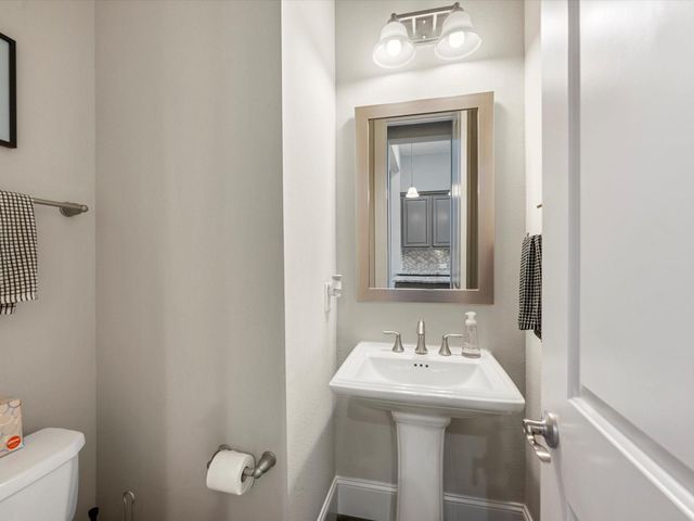 5467 Larkin Street, Houston, TX 77007