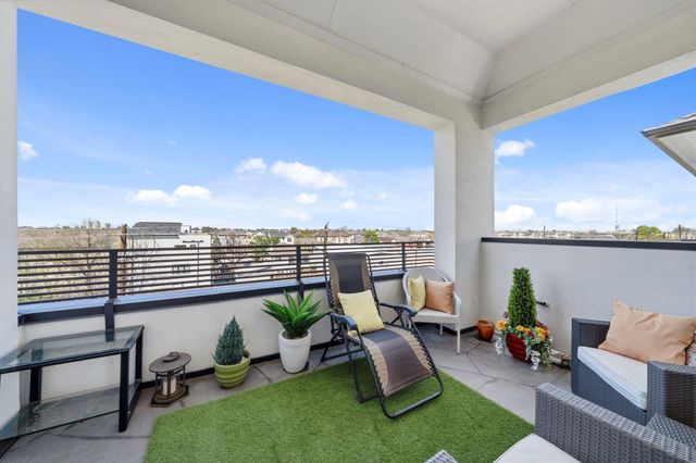 5467 Larkin Street, Houston, TX 77007