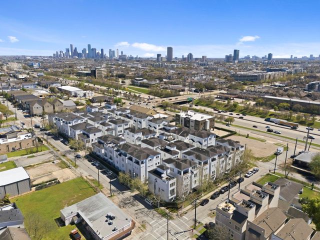 5467 Larkin Street, Houston, TX 77007