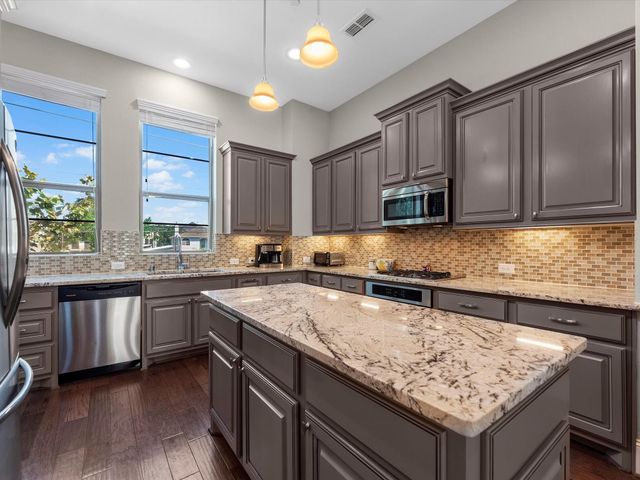 5467 Larkin Street, Houston, TX 77007