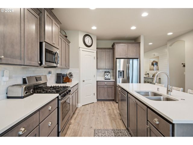 618 E TANOAK Ave, La Center, WA 98629