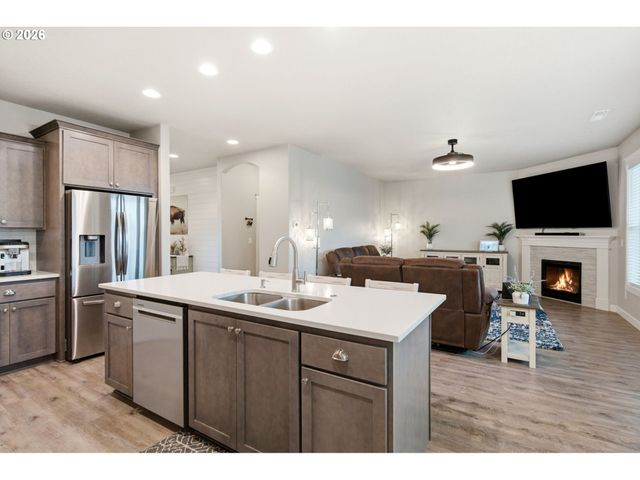 618 E TANOAK Ave, La Center, WA 98629