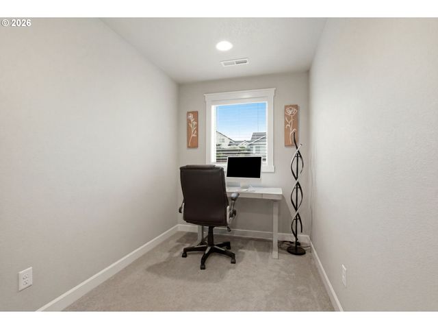 618 E TANOAK Ave, La Center, WA 98629