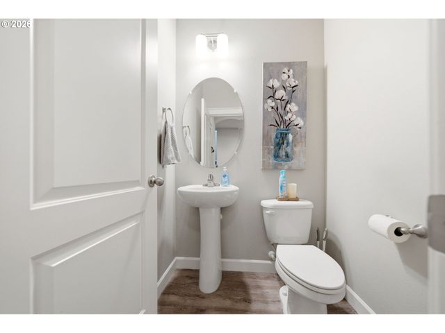 618 E TANOAK Ave, La Center, WA 98629