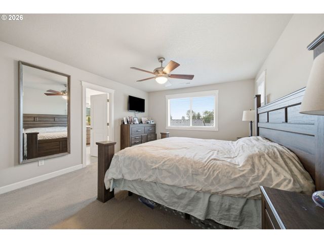 618 E TANOAK Ave, La Center, WA 98629