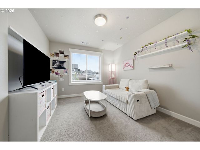 618 E TANOAK Ave, La Center, WA 98629