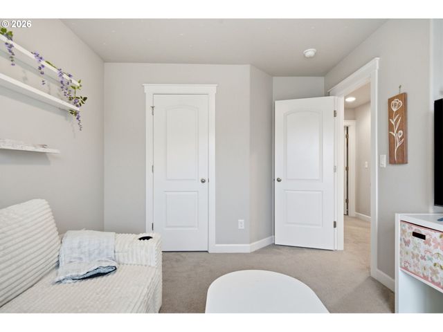 618 E TANOAK Ave, La Center, WA 98629