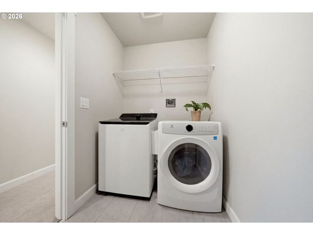 618 E TANOAK Ave, La Center, WA 98629