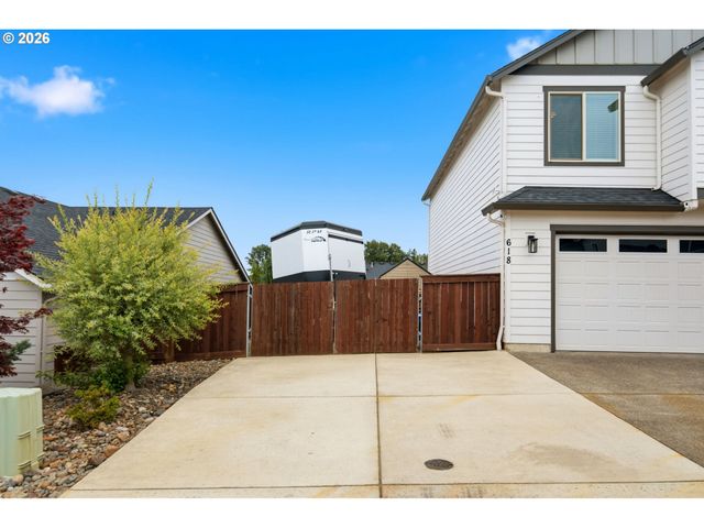 618 E TANOAK Ave, La Center, WA 98629