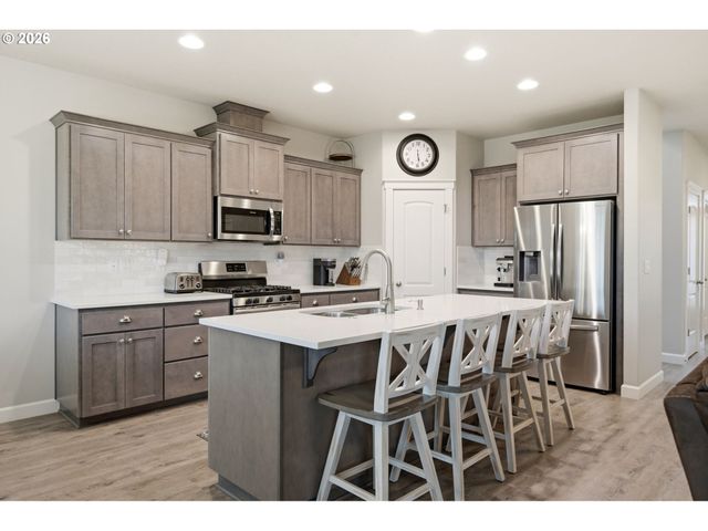 618 E TANOAK Ave, La Center, WA 98629