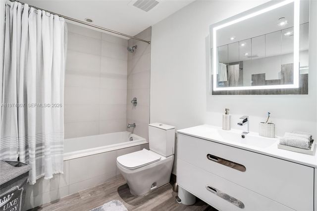 2900 NE 7th Ave TH-103, Miami, FL 33137