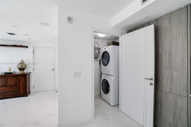 2900 NE 7th Ave TH-103, Miami, FL 33137