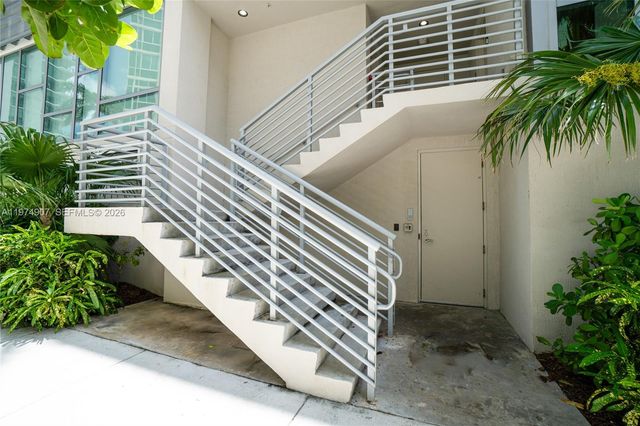 2900 NE 7th Ave TH-103, Miami, FL 33137