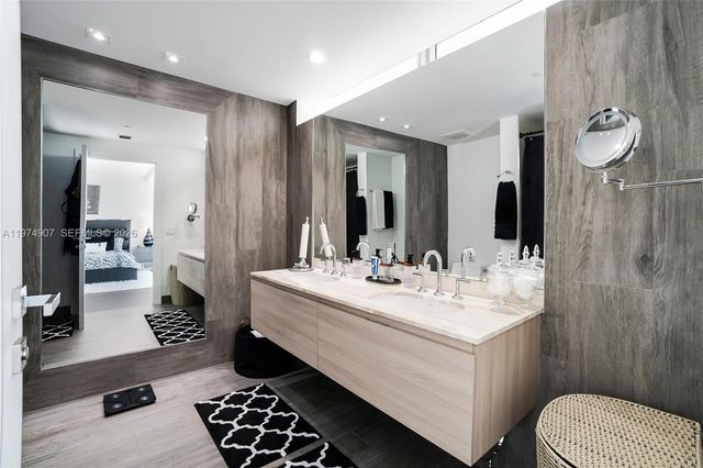 2900 NE 7th Ave TH-103, Miami, FL 33137