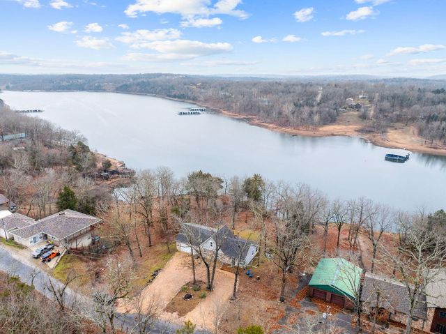 25591 Farm Road 2265, Golden, MO 65658