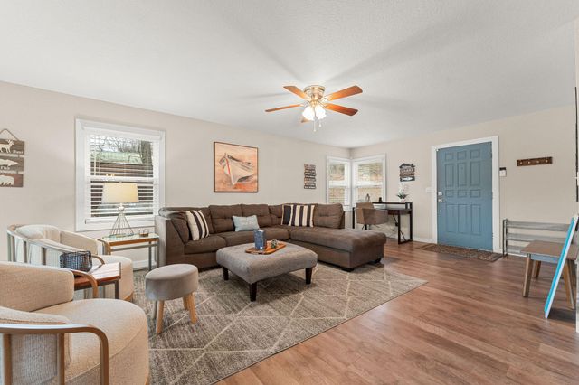 25591 Farm Road 2265, Golden, MO 65658